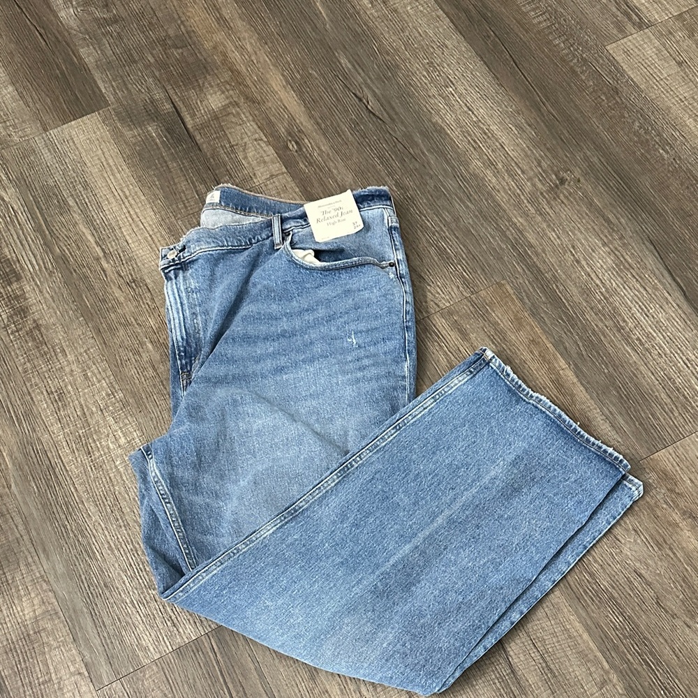 Abercrombie 90’s Relaxed High Rise Jeans